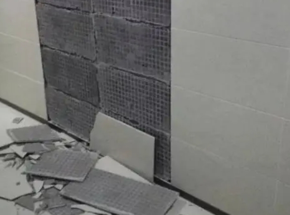 抚远瓷砖空鼓维修公司分享下抚远墙砖松动维修的知识